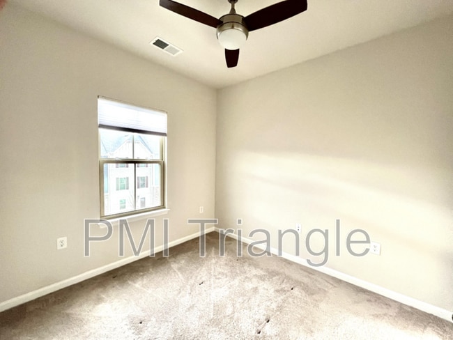 Building Photo - 321 Poplar Leaf Way