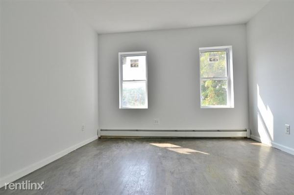 Building Photo - 137 Sackman St