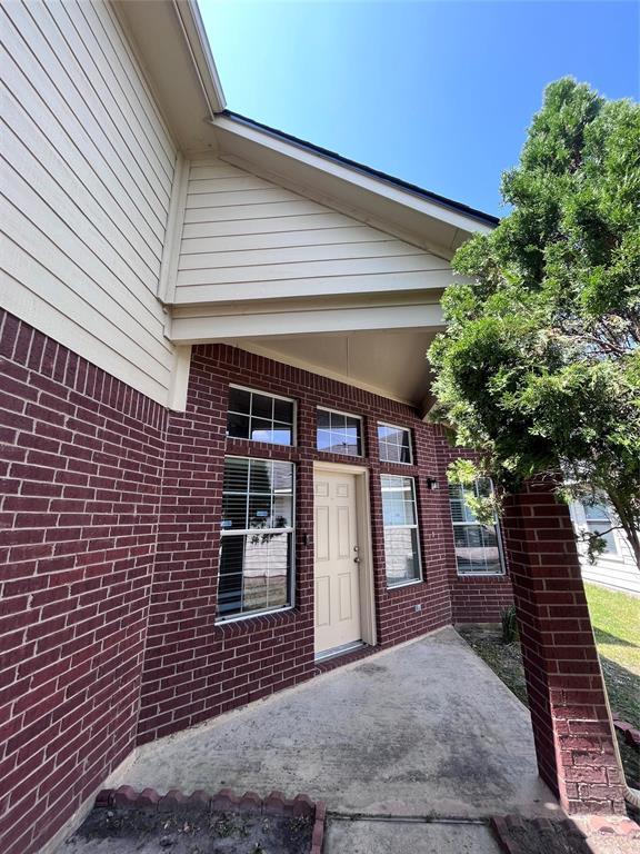 Foto del edificio - 16319 Royal Stone Ln