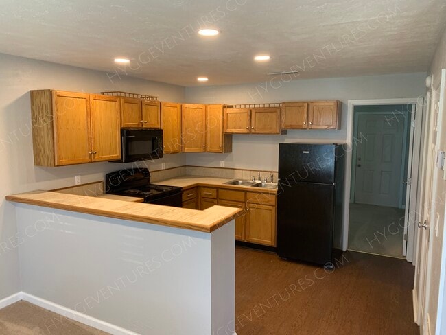 Building Photo - 123 Evergreen Trl