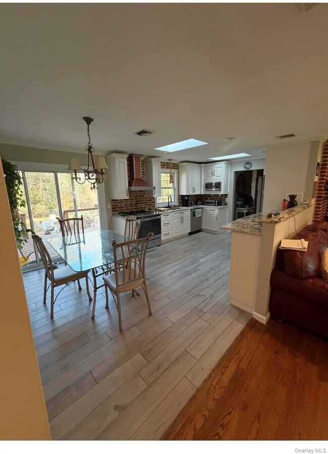 Building Photo - 19 New Mill Rd