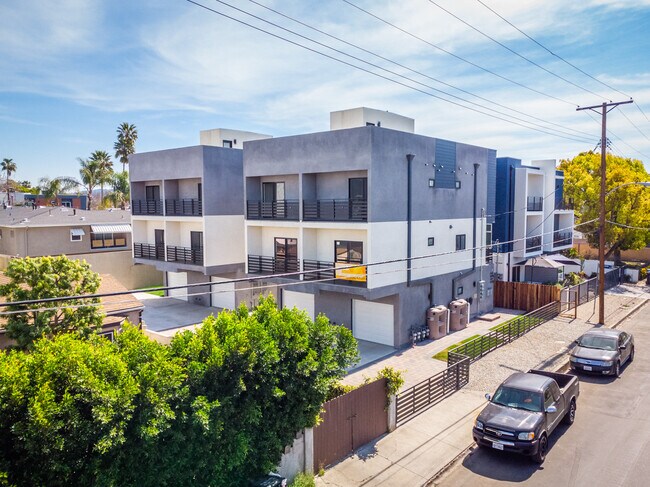 Building Photo - 5132 Riverton Ave