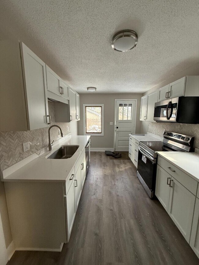 Foto del edificio - 3553 Dupont Ave S