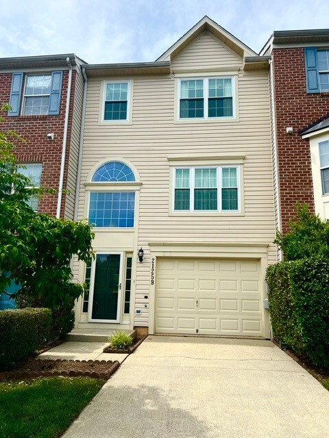 Foto del edificio - 21259 Owls Nest Cir