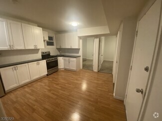 Building Photo - 83 4th St