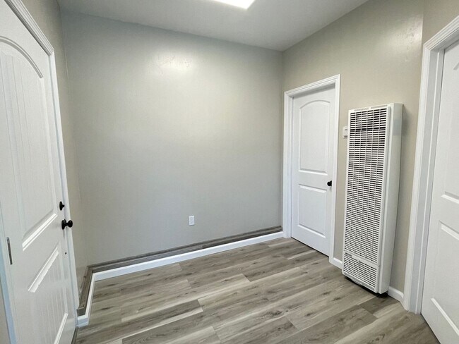 Foto del edificio - 1543 Wallis Ave