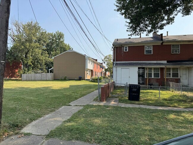 Building Photo - 3405 Chauncey Ave