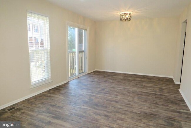 Foto del edificio - 17325 Sandy Knoll Dr