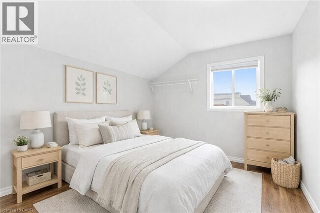 Photo du bâtiment - 2 Windsor St