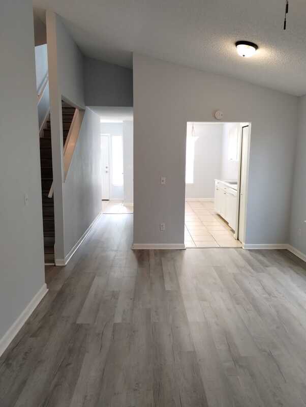 Building Photo - 1315 Bay Hill Blvd