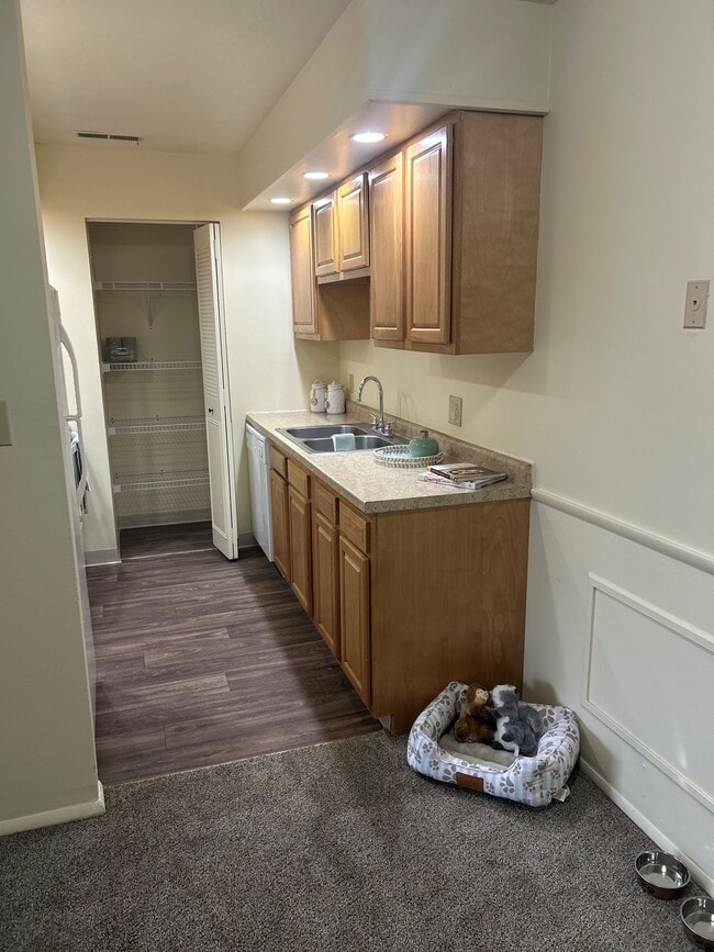 The Pinnacle - Kitchen - Autumn Creek Apartment Homes