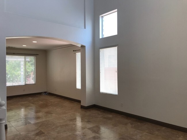 Building Photo - Murrieta spacious 4 bedroom for rent