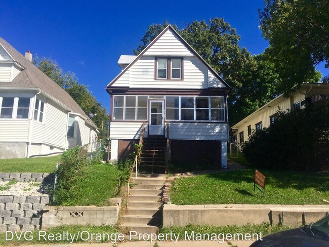 Building Photo - 2707 S 20th St