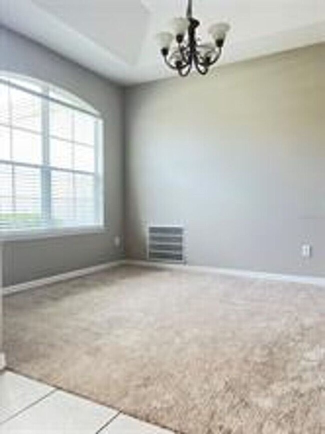 Building Photo - GATED COMM with 4 bdrm 3 bath home for you!