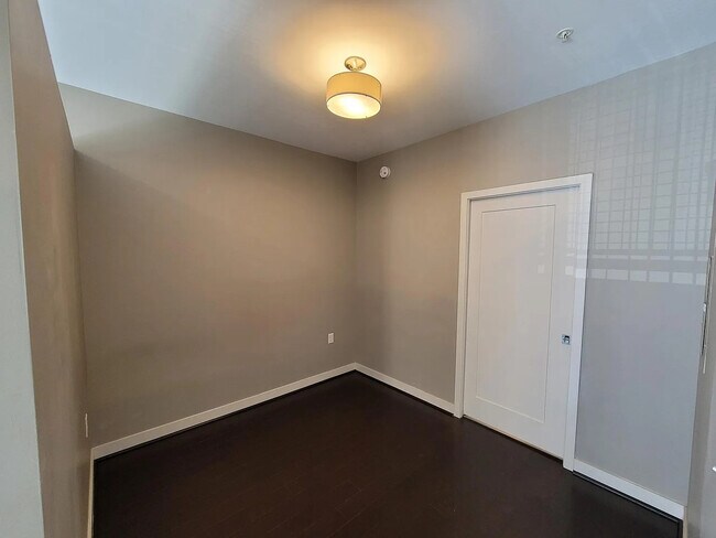 Foto del edificio - 1320 Fenwick Ln