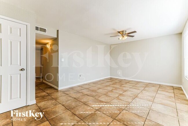 Foto del edificio - 7102 W Brown St