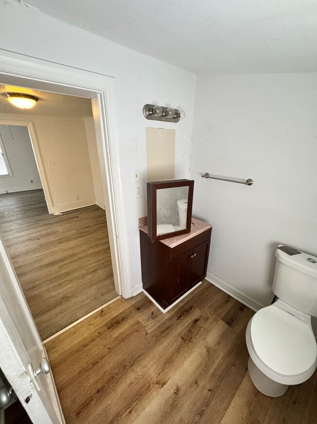 Building Photo - 3 bed 1.5 bath house near Church Hill