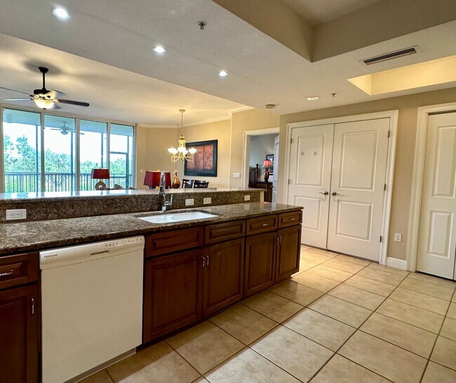 Foto del edificio - Enjoy resort-style living every day!