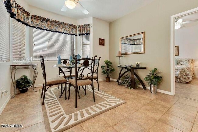 Foto del edificio - 4202 E Broadway Rd