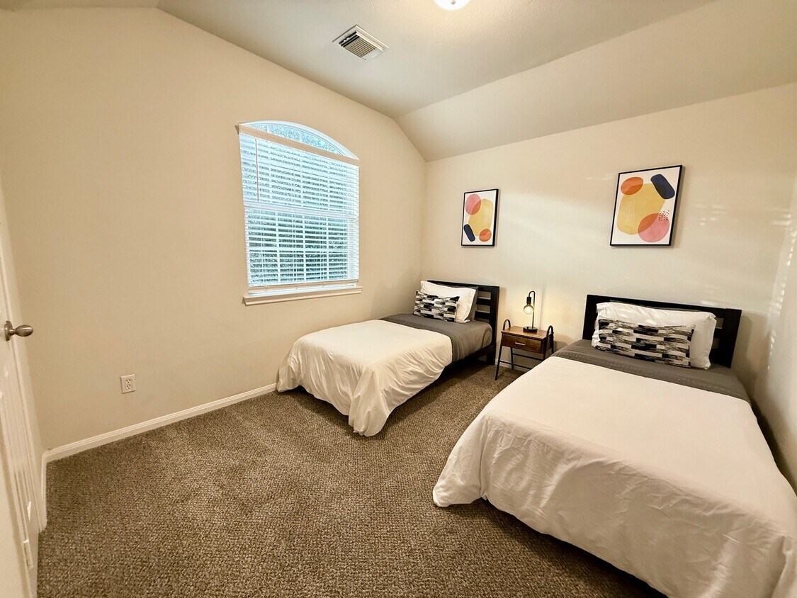 Foto del edificio - 142 E Spindle Tree Cir