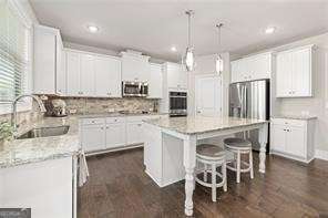 Building Photo - 2470 Sunny Hill Rd