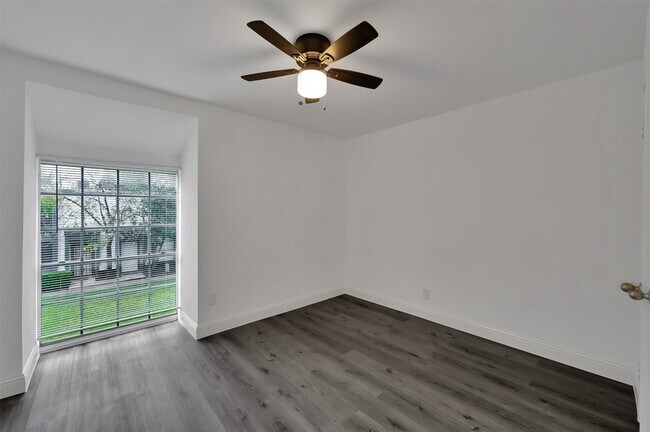 Foto del edificio - 10203 Beekman Pl Dr
