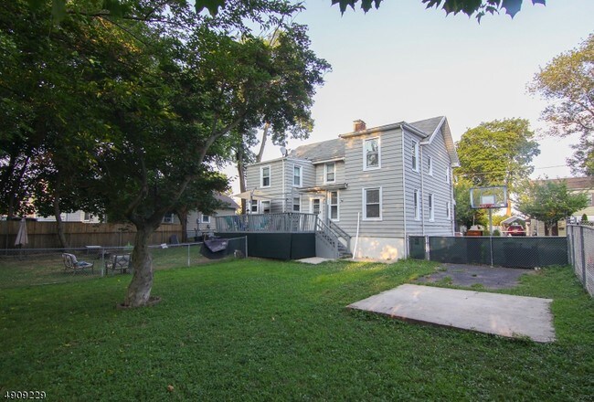 Building Photo - 21 Montgomery Pl
