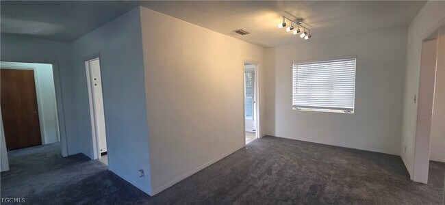 Building Photo - 1662 Houston Dr