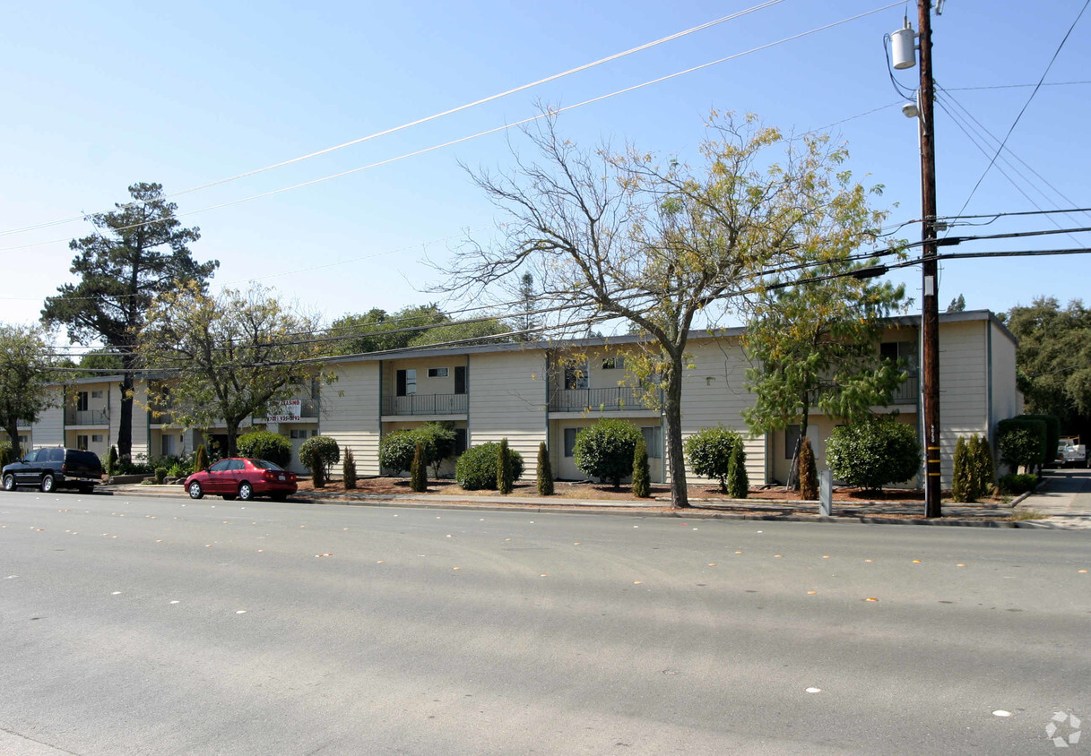 Cepillado Creek - Brush Creek Apartments