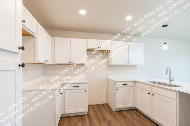Building Photo - 2830 20th St SW