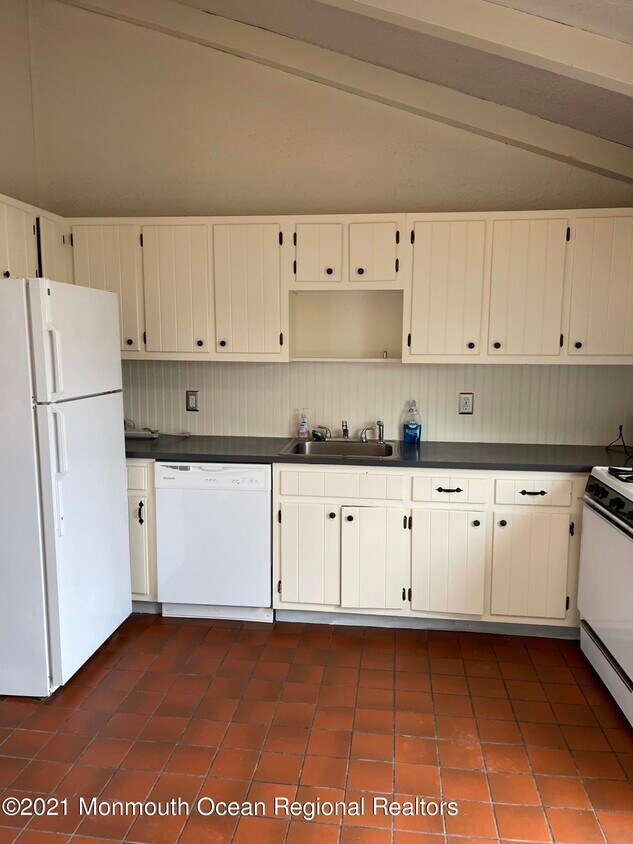 Building Photo - 59 Linden Pl
