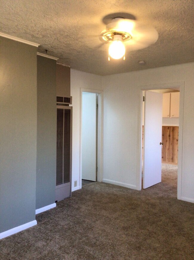 Foto del edificio - Great Heights Location 1BD Duplex