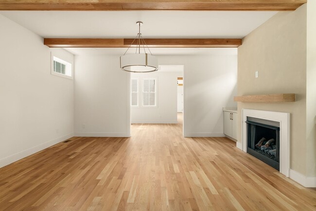 Building Photo - 1347 Pennock Ave