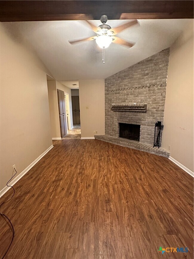 Foto del edificio - 208 Versailles St