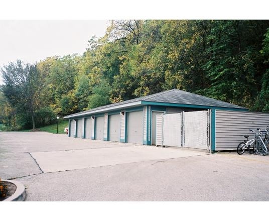 Terrace at Cedar Glen - The Terrace at Cedar Glen: Fully Equipped 1–2 BR Homes Near Madison