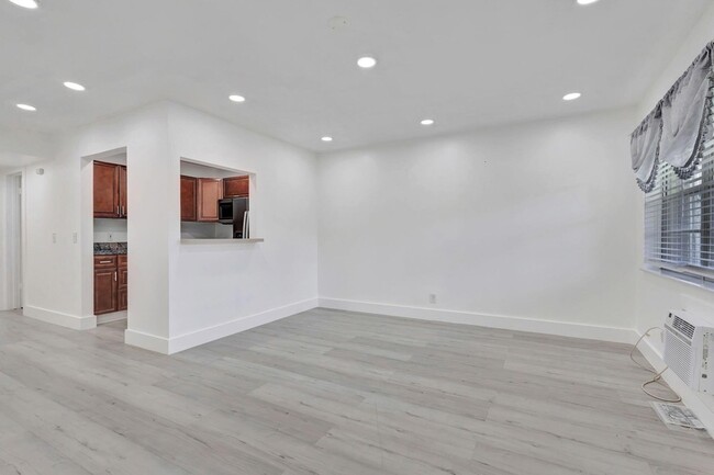 Building Photo - 110 Dorchester E