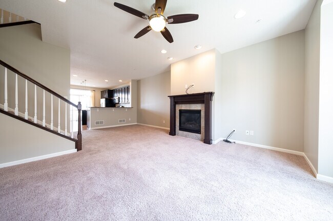 Foto del edificio - 8279 Norwood Ln N