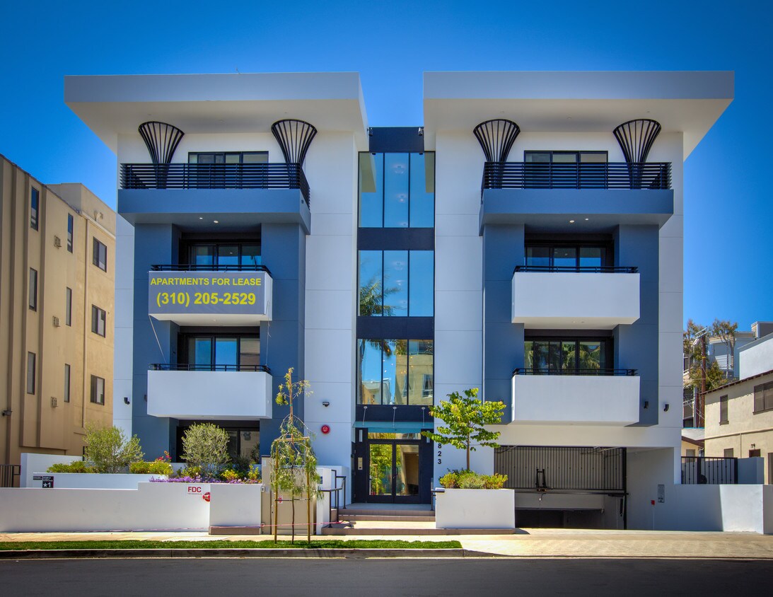 Foto principal - 11823 Darlington Ave