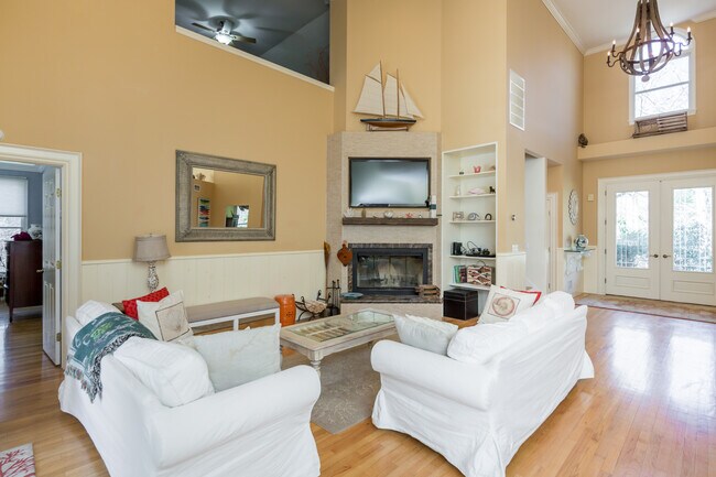 Foto del edificio - 56 Glenview Dr