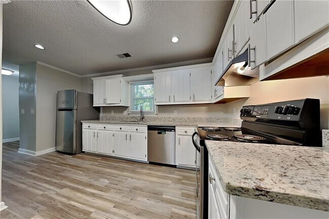 Foto del edificio - 300 Whisper Way NE