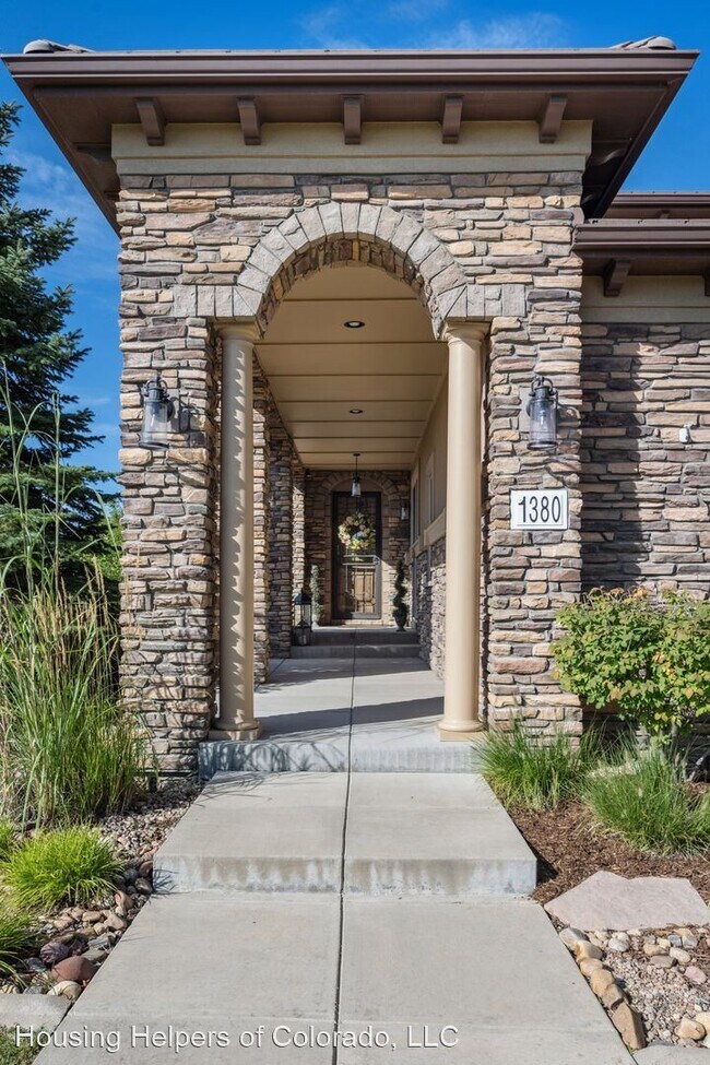 Building Photo - 6 br, 5.5 bath House - 1380 Huntington Tra...