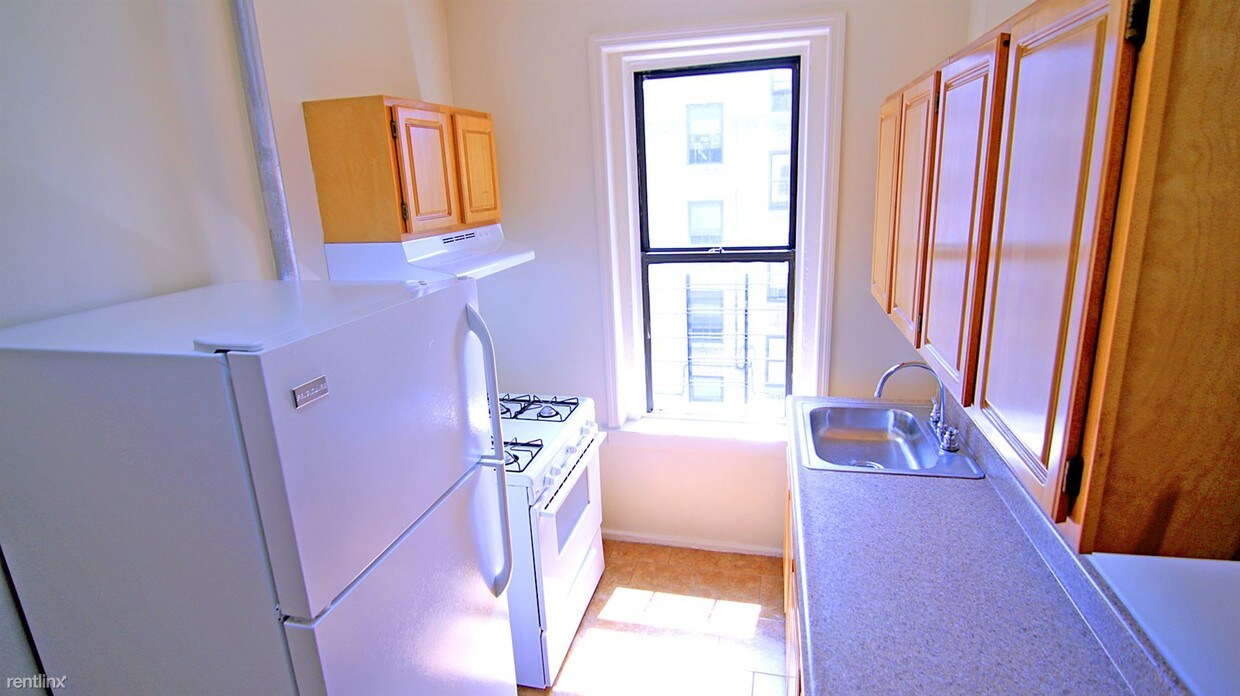 Primary Photo - 1517 Walton Ave