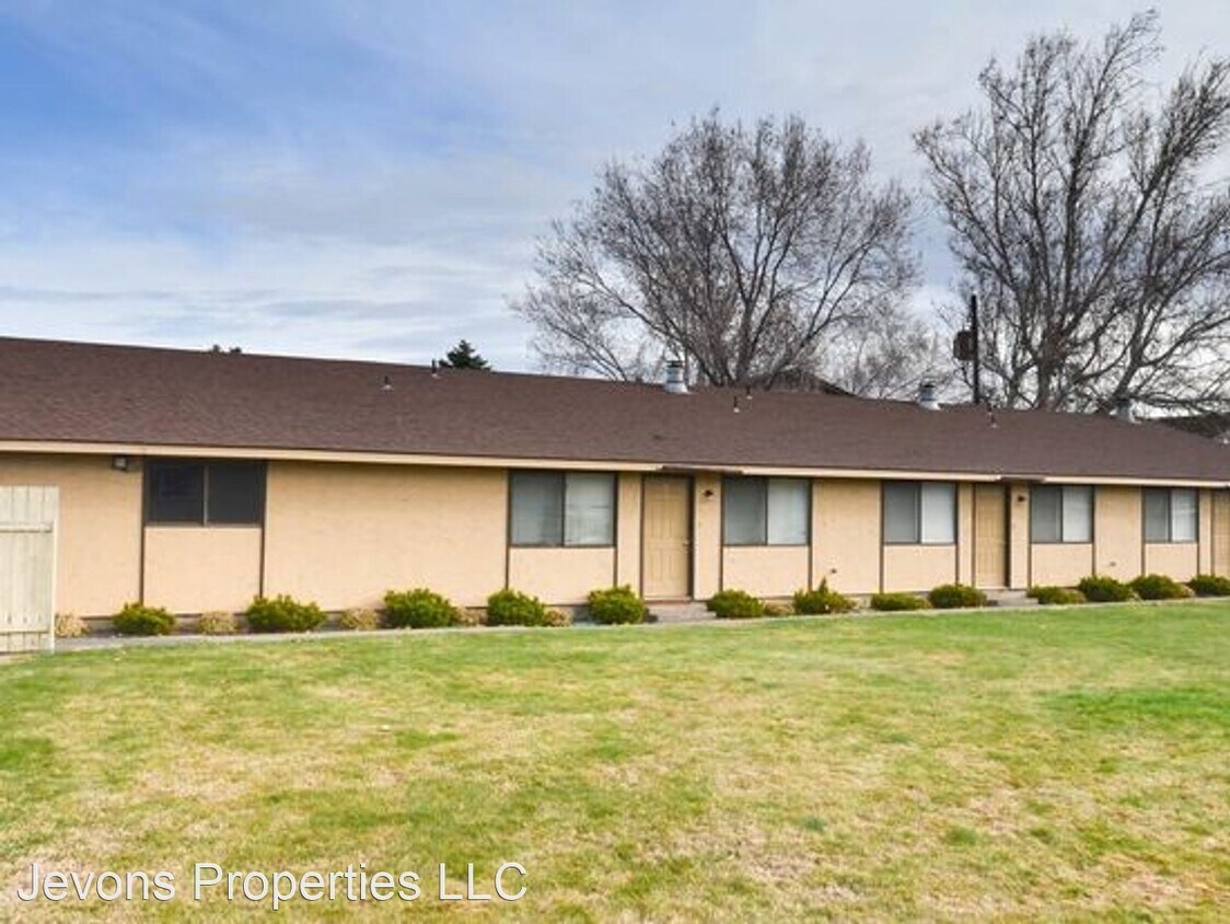 1009 S 42nd Ave, Yakima, WA 98908 Room for Rent in Yakima, WA