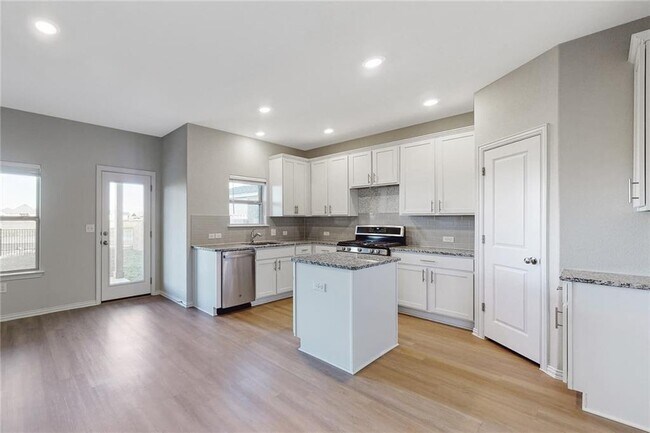 Building Photo - 17212 Crowndale Dr