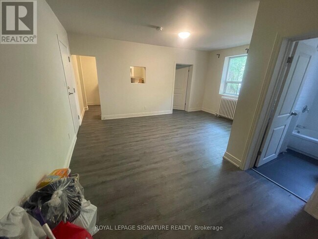 Photo du bâtiment - 394-394 Dovercourt Rd