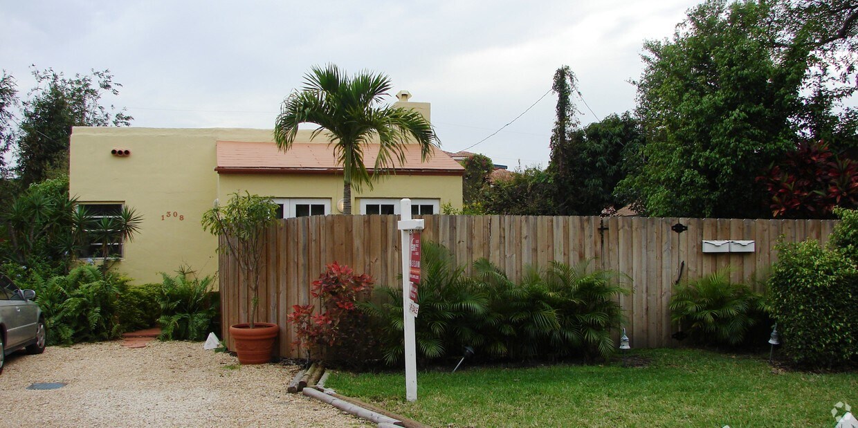 Foto principal - 1308 NE 4th St