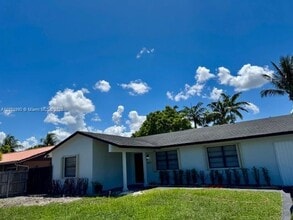 Building Photo - 4610 SW 134th Ave