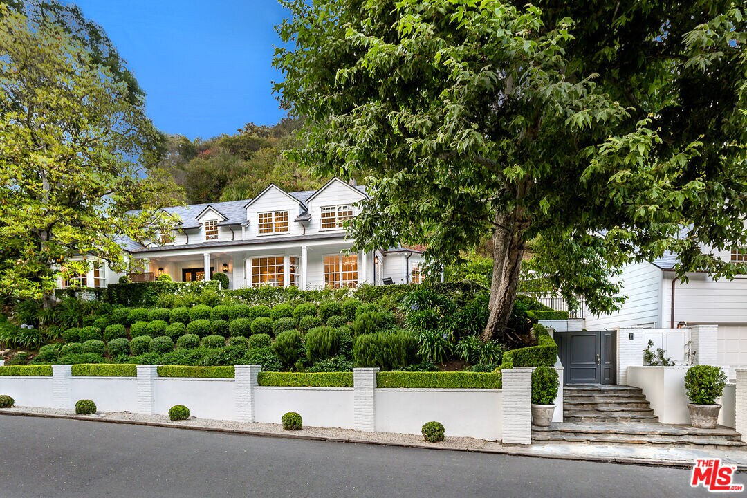 Foto principal - 1440 Stone Canyon Rd