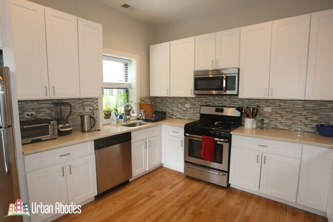 Foto del edificio - 3609 N Lakewood Ave