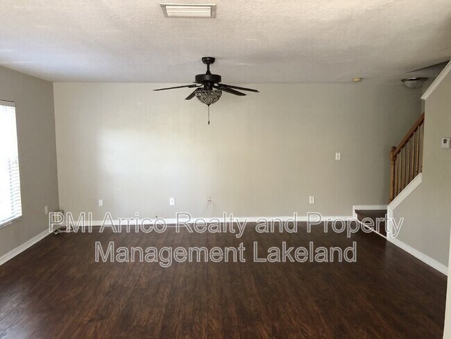 Foto del edificio - 5441 River Rock Rd